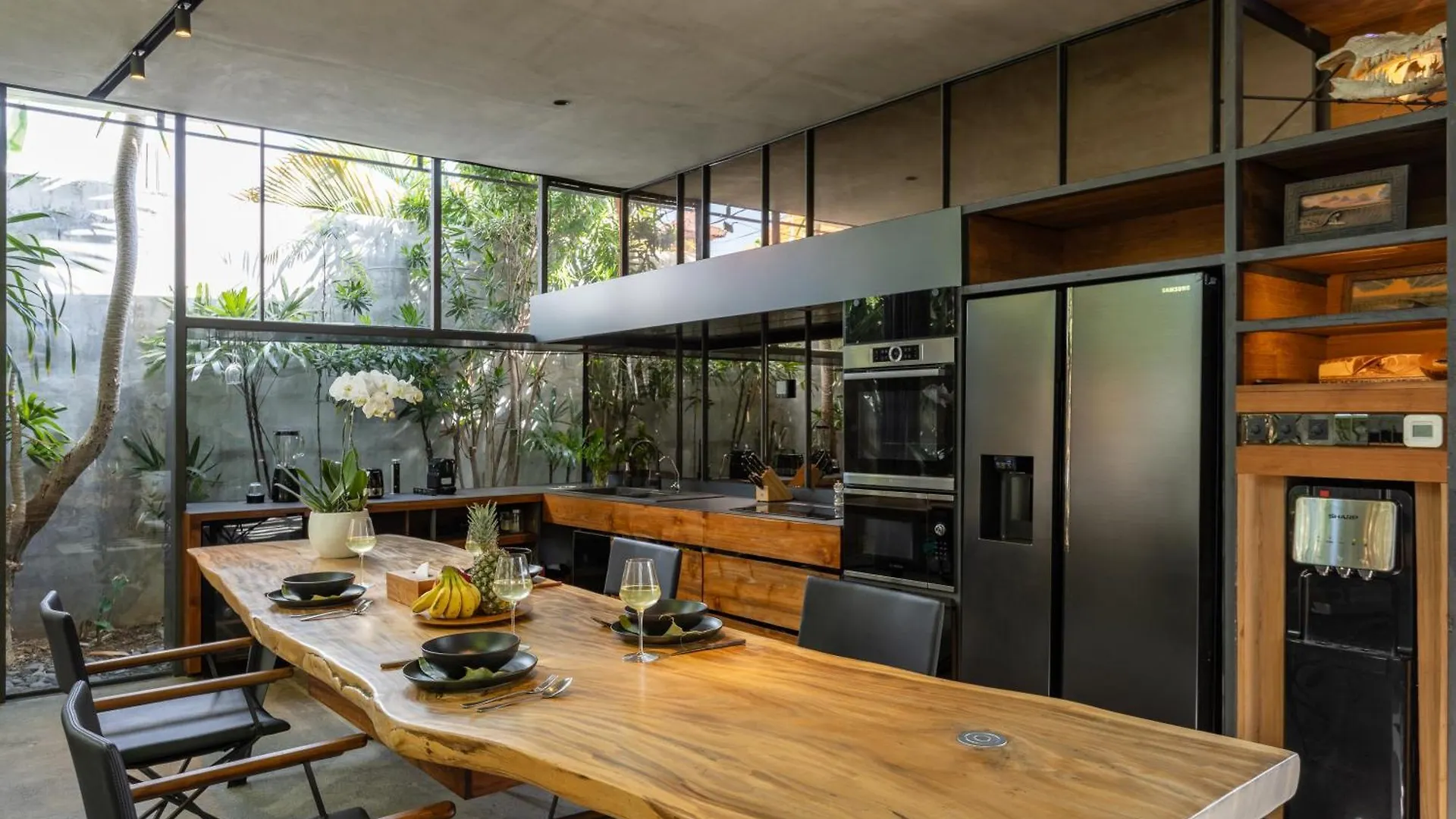 סמיניאק Luxury Industrial Villa With Sauna And Highend Amenities