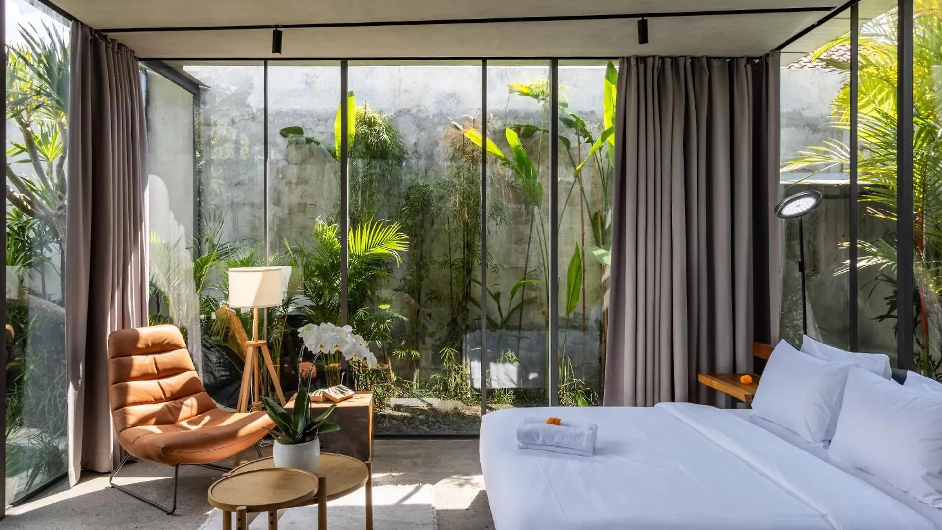 סמיניאק Luxury Industrial Villa With Sauna And Highend Amenities
