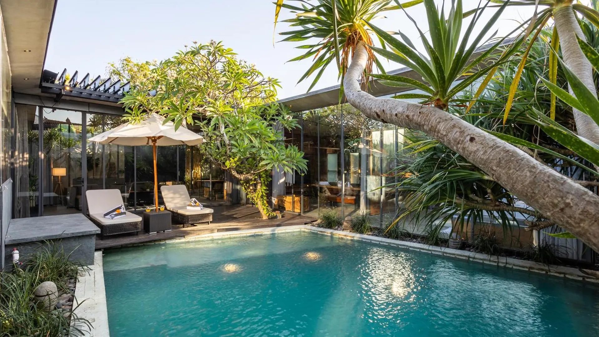 סמיניאק Luxury Industrial Villa With Sauna And Highend Amenities
