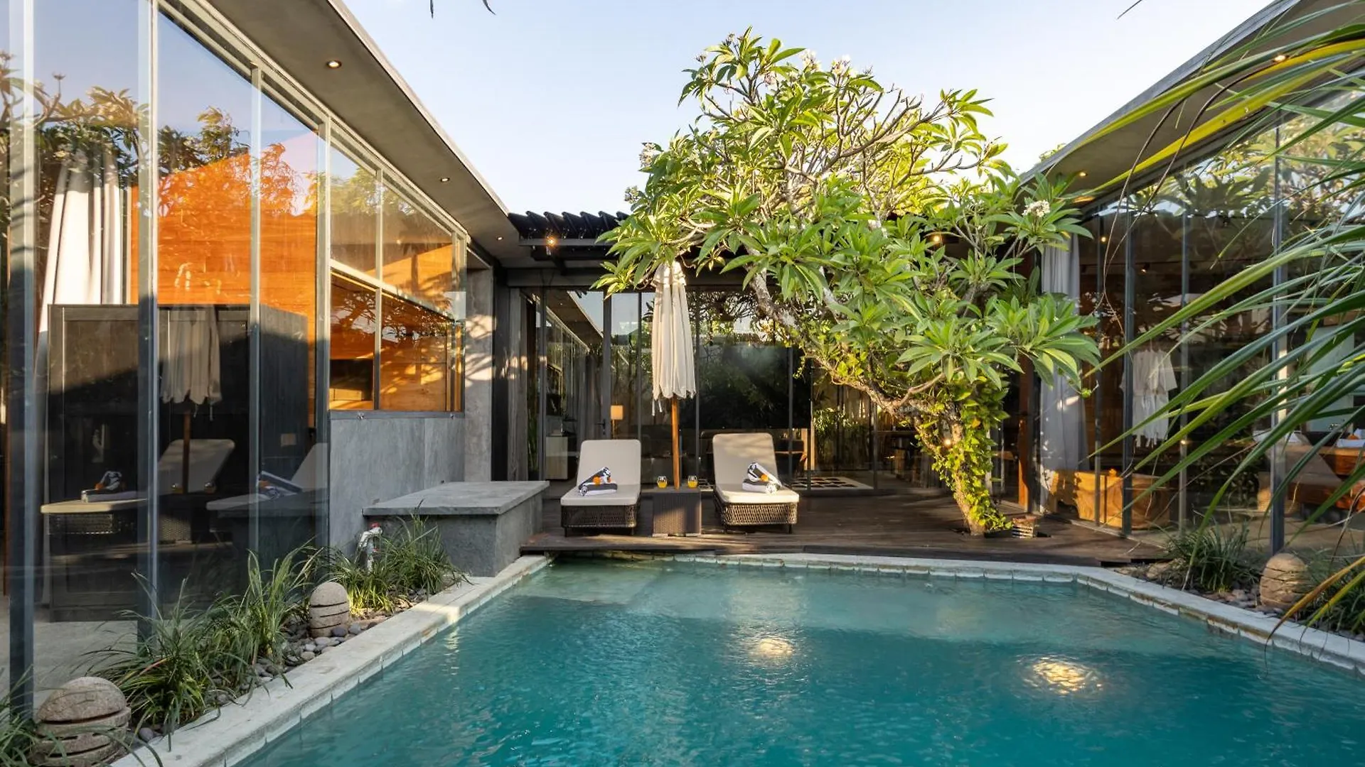סמיניאק Luxury Industrial Villa With Sauna And Highend Amenities