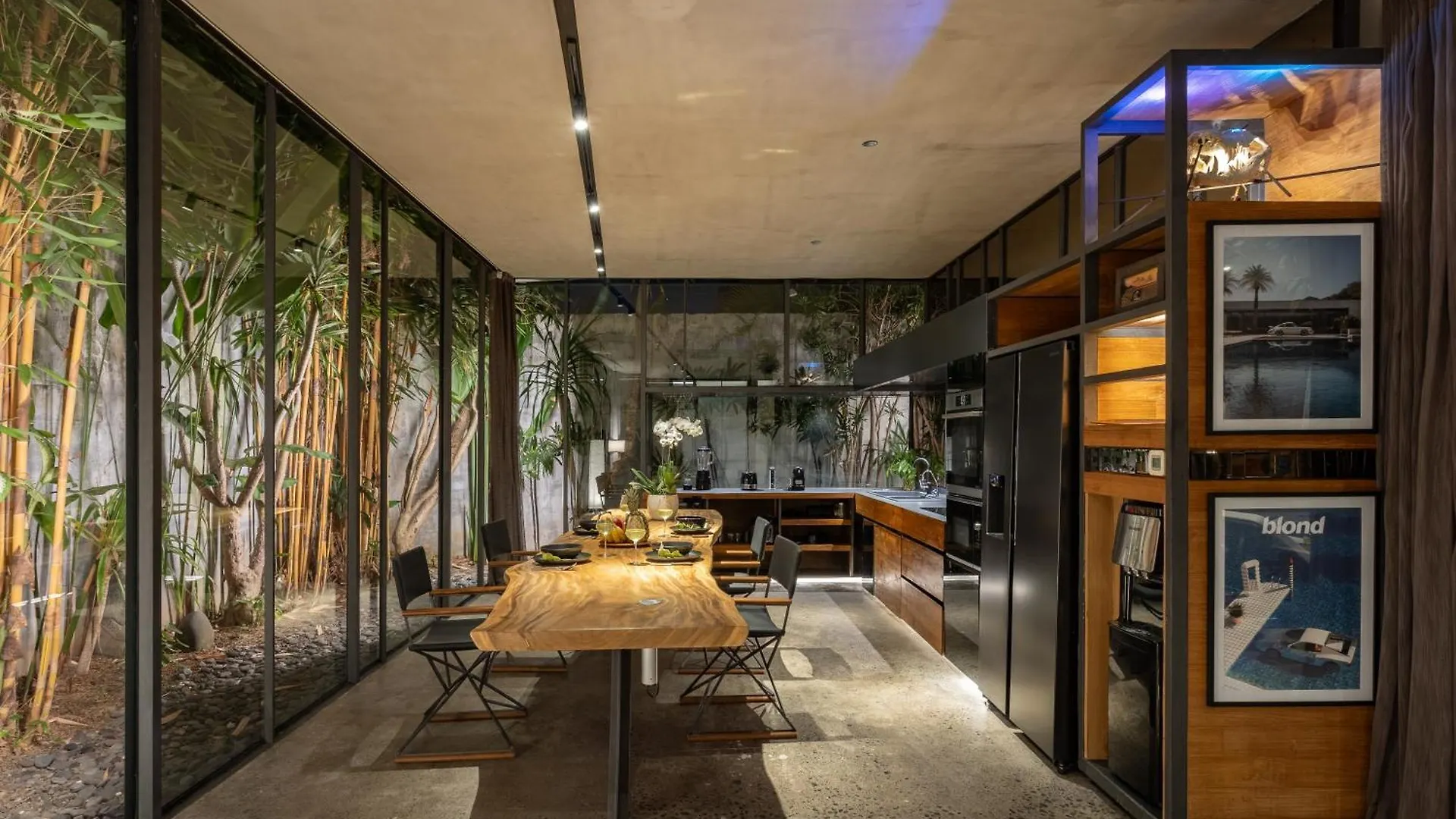 סמיניאק Luxury Industrial Villa With Sauna And Highend Amenities